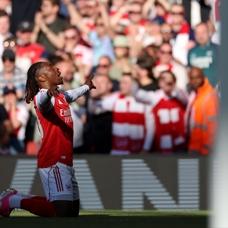 Arsenal, zirve takibini Newcastle United'� yenerek s�rd�rd�