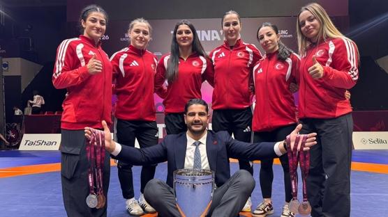 Avrupa ikincisi Kad�n G�re� Milli Tak�m� yurda d�nd�