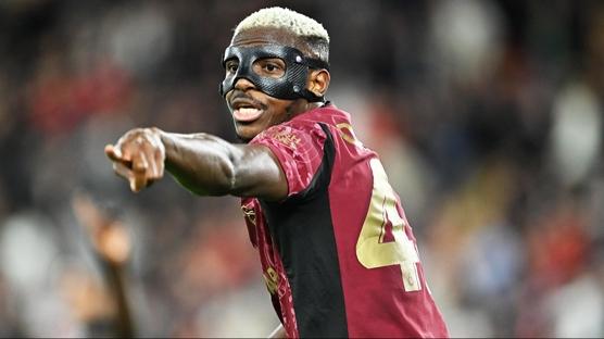 Eski menajerinden a��klama