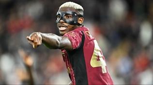 Eski menajerinden a��klama