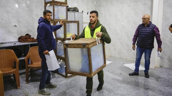 Filistin'de halk sand�k ba��nda: Oy verme i�lemi ba�lad�