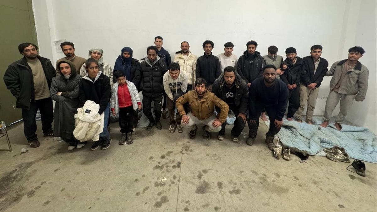 �ki ilde d�zensiz g��men operasyonu: S�n�r d��� i�lemleri ba�lad�