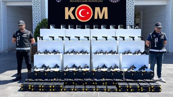 Kartepe'de silah ka�ak��l��� operasyonu: Minib�sten cephanelik ��kt�