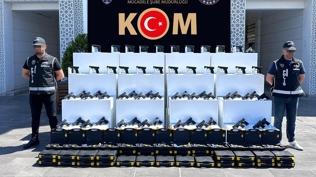 Kartepe'de silah ka�ak��l��� operasyonu: Minib�sten cephanelik ��kt�