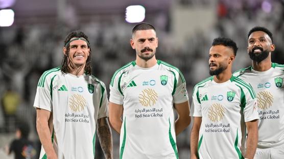 Merih Demiral: Kupay� kazanmak i�in sahaya ��kaca��z