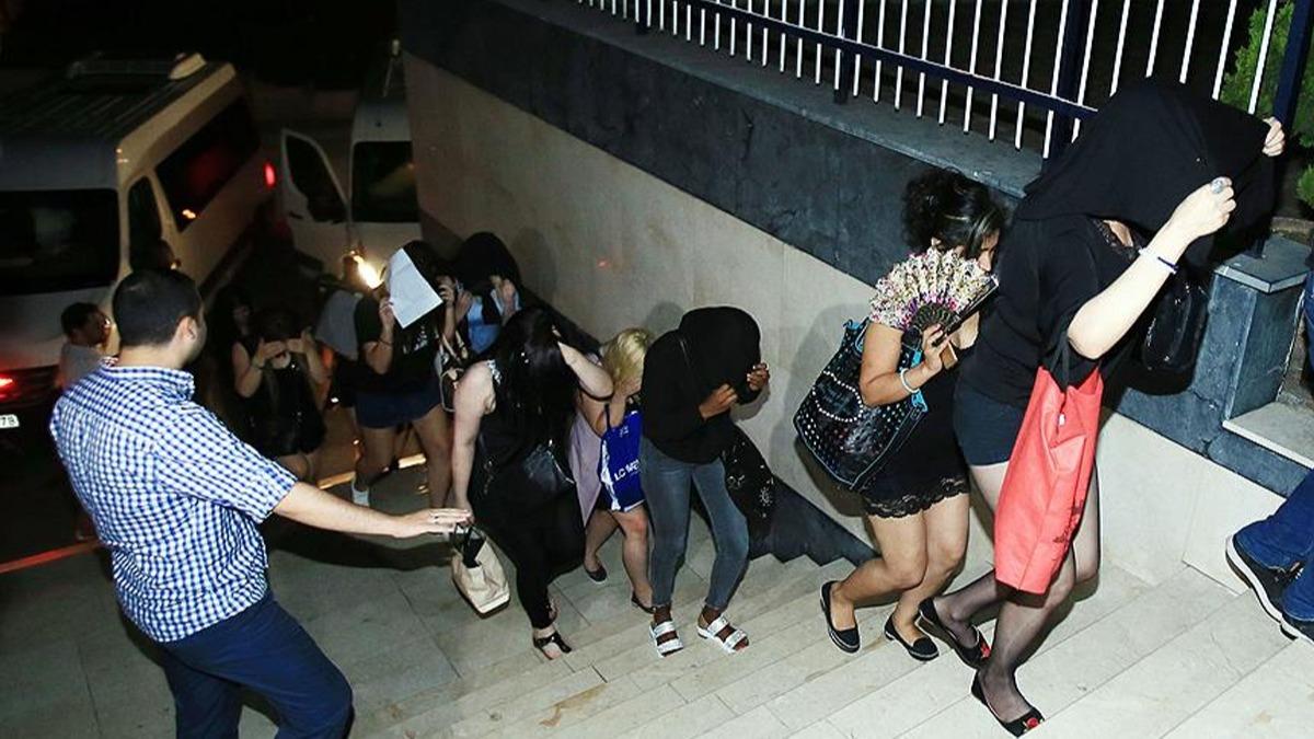 Milyonluk fuhu� �ark�na darbe: Hesaplar� kiralay�p paray� aklam��lar