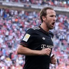 �ampiyon Bayern, 3-0'dan geri d�n�p 3 puan� ald�