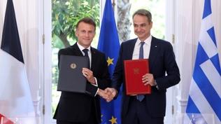 S�resiz olarak yenilendi! Yunanistan ve Fransa'dan savunma hamlesi