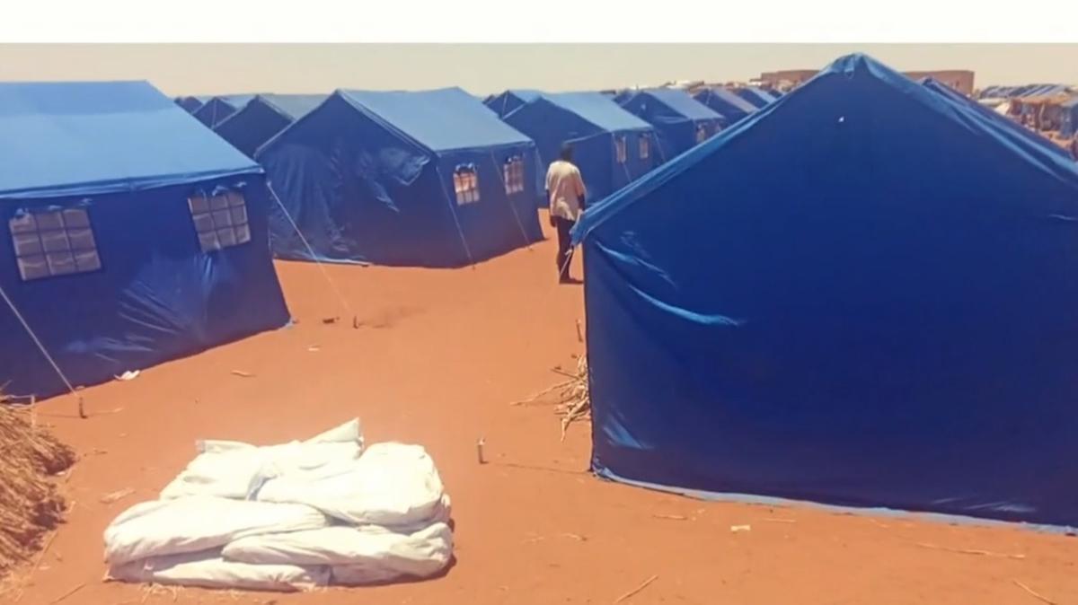 T�rkiye'den Sudan'a yard�m eli: AFAD'�n g�nderdi�i �ad�rlar ula�t�