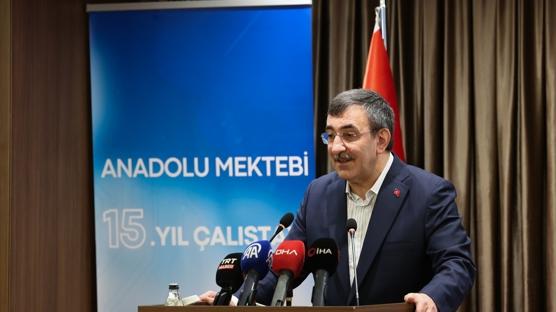 Cumhurba�kan� Yard�mc�s� Y�lmaz'dan 'yeni d�nya' uyar�s�: Eski d�zen zay�flad�