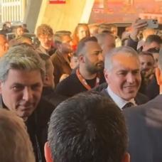Derbi �ncesi fair-play g�r�nt�s�! �ki tak�m�n y�neticileri bulu�tu