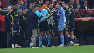 4 futbolcu cezal� duruma d��t�