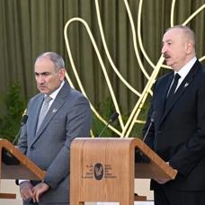 Gerilimi azaltma �abalar� sonu� verdi... Aliyev ile Pa�inyan'a Bar�� ve Uzla�ma �d�l�