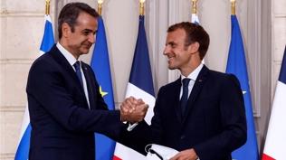 Mi�otakis'e tepki ya�d�: Macron'un Atina ziyareti yank� uyand�rd�