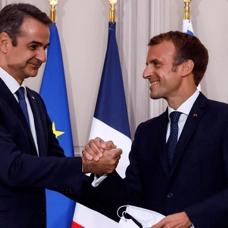 Mi�otakis'e tepki ya�d�: Macron'un Atina ziyareti yank� uyand�rd�