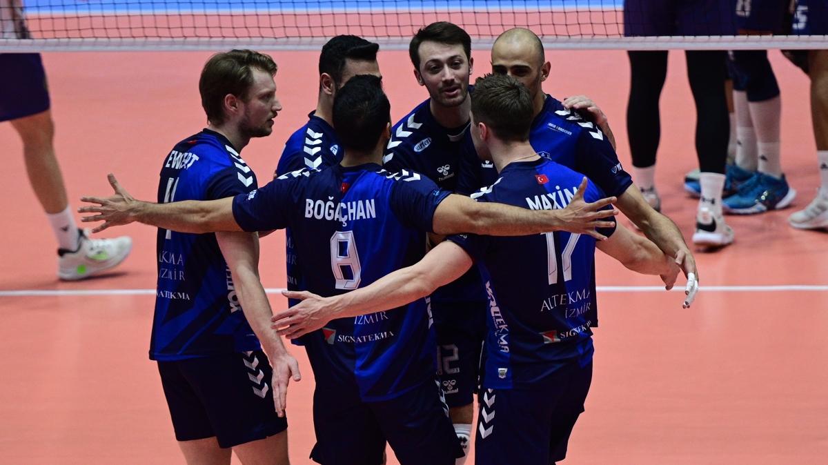 Altekma'da yaprak d�k�m�! 7 oyuncu ile yollar ayr�ld�