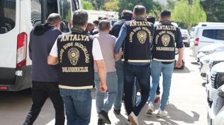 Antalya'da sahte vekaletle gayrimenkul doland�r�c�l���: 11 ki�i tutukland�