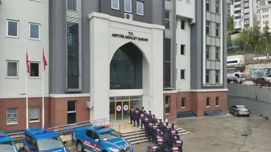 Artvin merkezli 4 ilde organize su� �rg�t� operasyonu: 35 ��pheli yakaland�