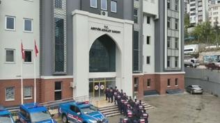 Artvin merkezli 4 ilde organize su� �rg�t� operasyonu: 35 ��pheli yakaland�