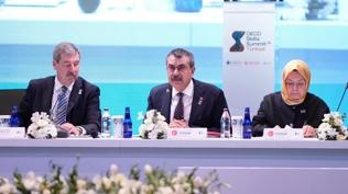 Bakan Tekin, OECD Beceriler Zirvesi'nde oturum ba�kanl��� yapt�: Bar�� ve demokrasi e�itimle g��lenir