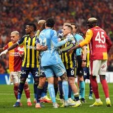 Derbi sonras� Fenerbah�e taraftar�ndan Ederson'a tepki