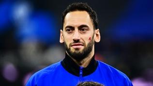 Hakan �alhano�lu sezonu kapatt�