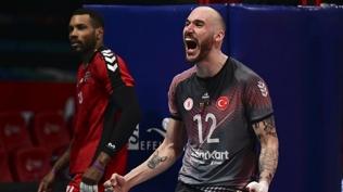 �st �ste ikinci kez...