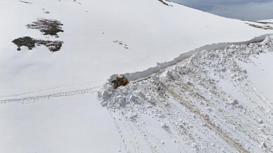 Nisan ay�nda Ordu'nun yaylalar�nda kar s�rprizi