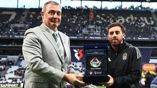 Orkun K�k�� �d�l�ne kavu�tu