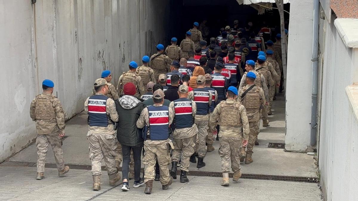 8 ilde yasa d��� bahis a��na darbe: 70 ��pheli cezaevine g�nderildi