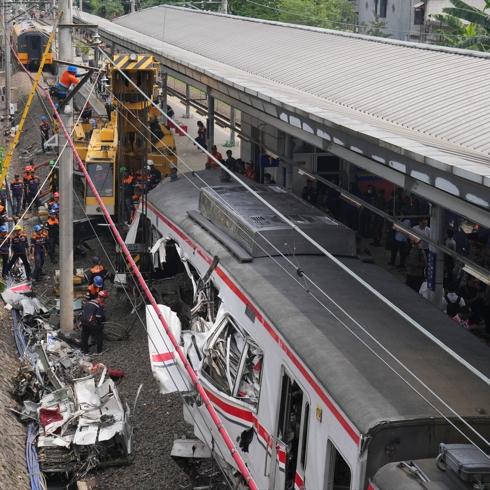 Endonezya'da facia: Can kayb� 14'e ��kt�