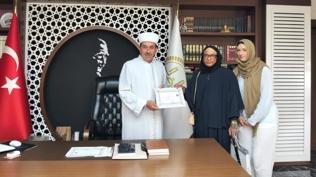 T�rkiye'ye gezmeye geldi M�sl�man oldu: Samira Safir Nur ismini ald�