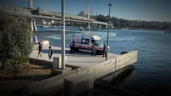 Hali�'te kahreden tekne kazas�: K�pr� aya��na �arpan tekneden d��en personel can verdi