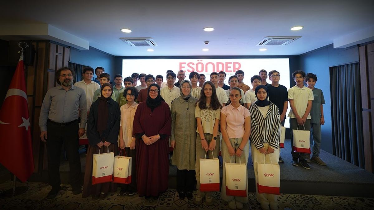 Öğrencilere büyük rehber: Yüzde 5'lik dilime giren LGS şampiyonları imam hatiplilerle buluştu