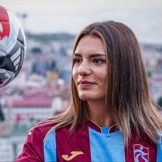 Trabzonspor, Blerta Smaili'yi renklerine ba�lad�