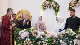 Bakan Göktaş'tan sürpriz! 100 bininci çiftin nikah şahidi oldu