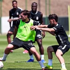 Beşiktaş, FC Midtjylland mesaisinde