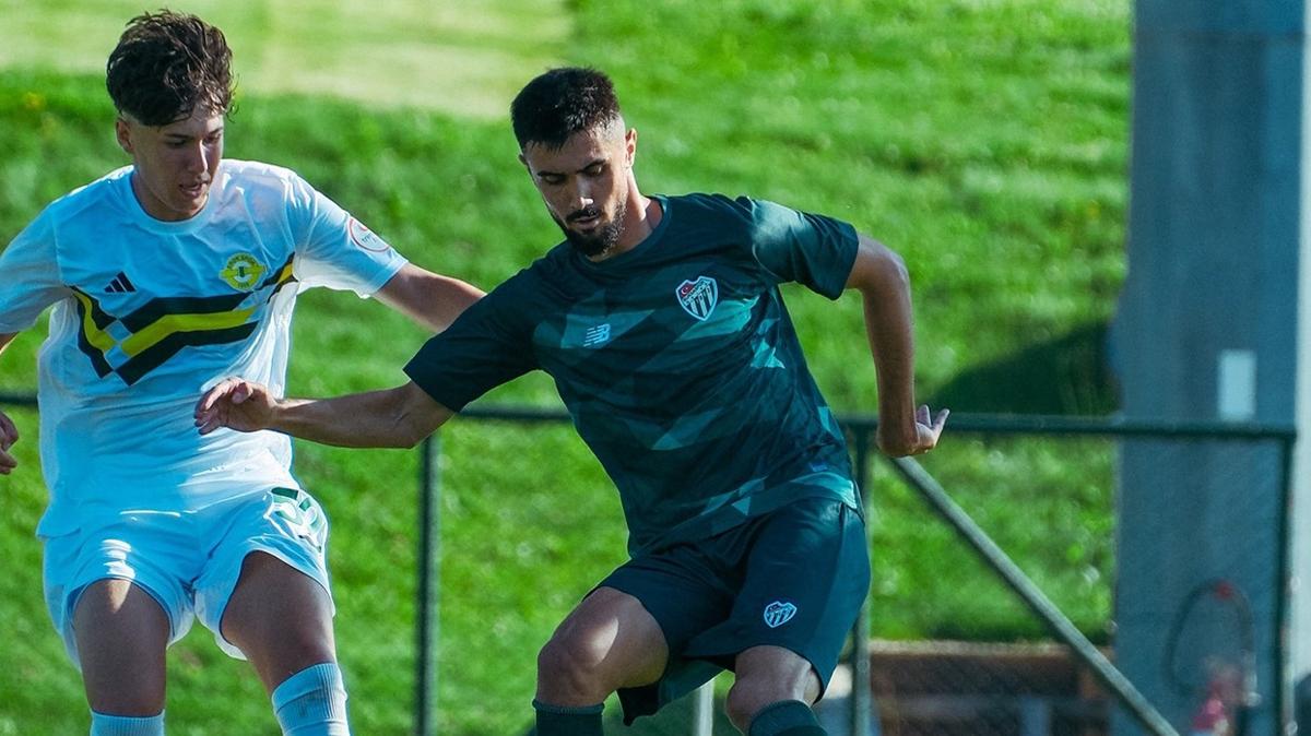 Bursaspor'dan Esenler Erokspor kar��s�nda net galibiyet
