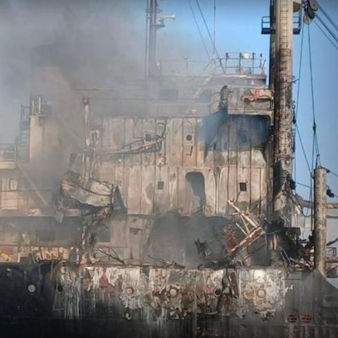 Kuzeydeki sava� denize ta��nd�: Rus ordusu Karadeniz'de bir gemiyi vurdu