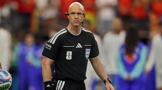 Anthony Taylor hakemlik kariyerini noktaladı