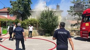 Konya'da korkutan yangın... Baba ve 6 çocuğu evde mahsur kaldı