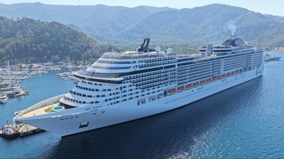 Marmaris'e turist akını! Binlerce yolu kruvaziyerle geldi