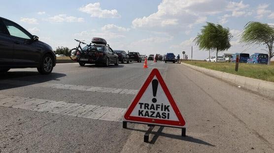 Turistleri taşıyan araç devrildi: 6 yaralı
