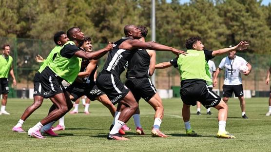 Beşiktaş, Midtjylland maçına hazır
