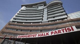 CHP'de tarihi b�l�nme! 4 il ba�kan� daha g�revden al�nd�