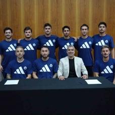 Erciyes 38 FK'dan 11 yeni transferi i�in imza t�reni
