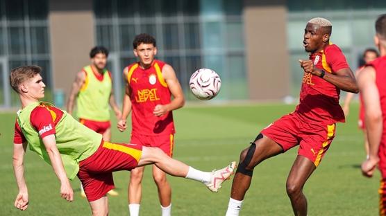 Galatasaray'da yeni sezon hazırlıkları çift idmanla sürdü