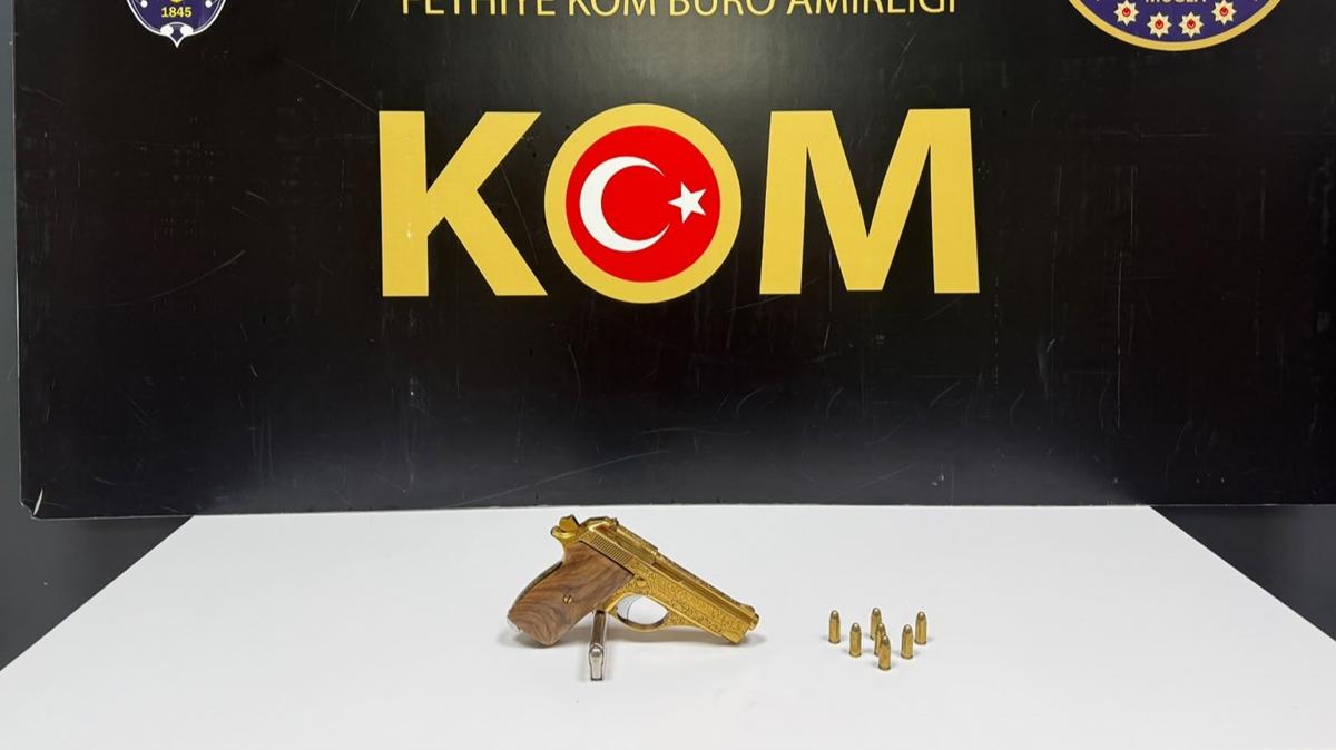 Silah ka�ak��lar�na e� zamanl� bask�n! Mu�la ve Antalya'da 10 g�zalt�
