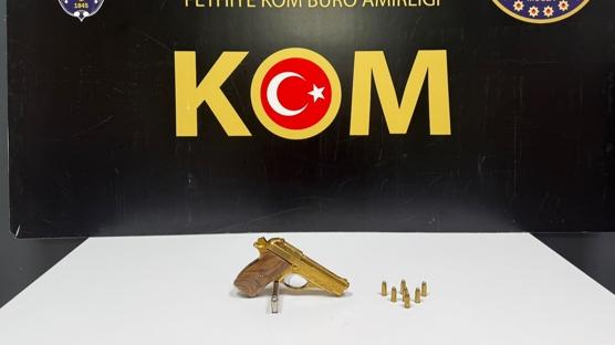 Silah ka�ak��lar�na e� zamanl� bask�n! Mu�la ve Antalya'da 10 g�zalt�