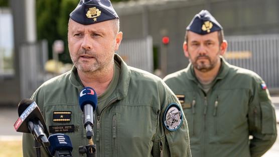 Çekye'da 5 askeri taşıyan 'Venom' yere çakıldı... Ordudaki tüm helikopter uçuşları durduruldu